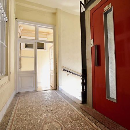 Luxury Apartment By Hi5 - Szervita Suite Budapest Esterno foto