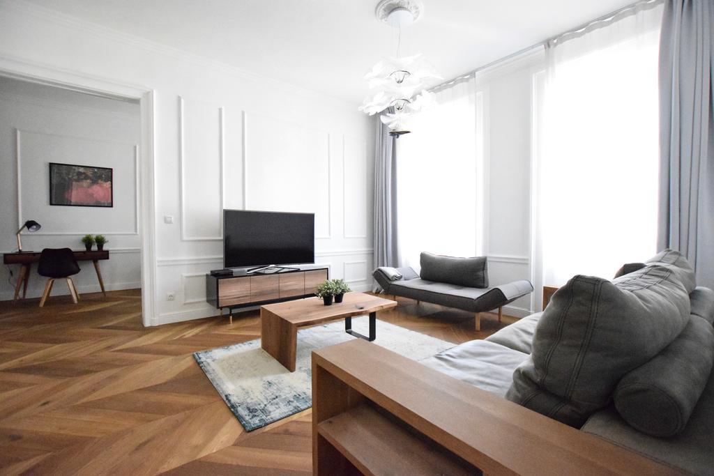 Luxury Apartment By Hi5 - Szervita Suite Budapest Esterno foto