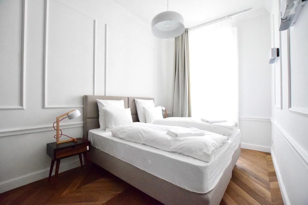 Luxury Apartment By Hi5 - Szervita Suite Budapest Esterno foto