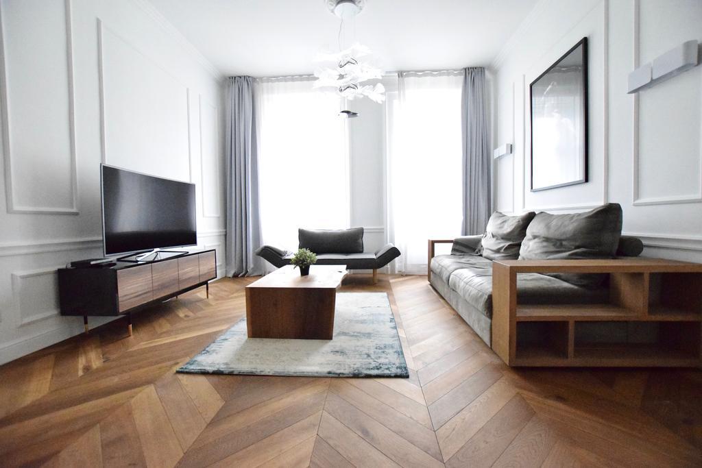 Luxury Apartment By Hi5 - Szervita Suite Budapest Esterno foto