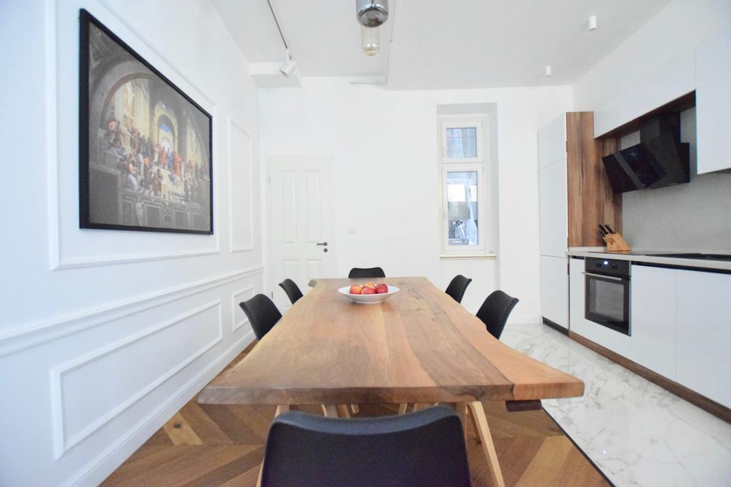 Luxury Apartment By Hi5 - Szervita Suite Budapest Esterno foto