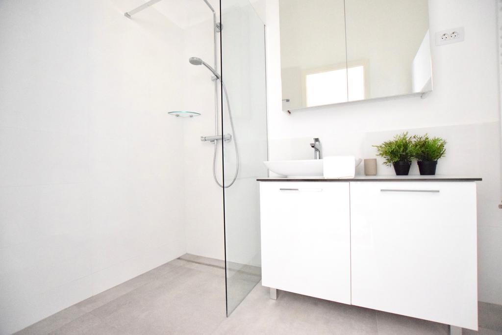 Luxury Apartment By Hi5 - Szervita Suite Budapest Esterno foto