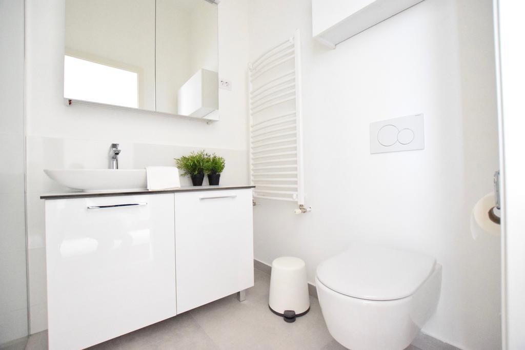 Luxury Apartment By Hi5 - Szervita Suite Budapest Esterno foto