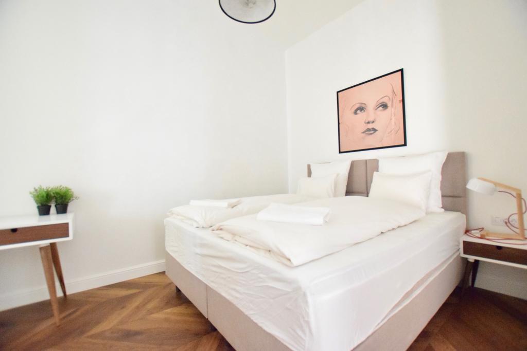 Luxury Apartment By Hi5 - Szervita Suite Budapest Esterno foto