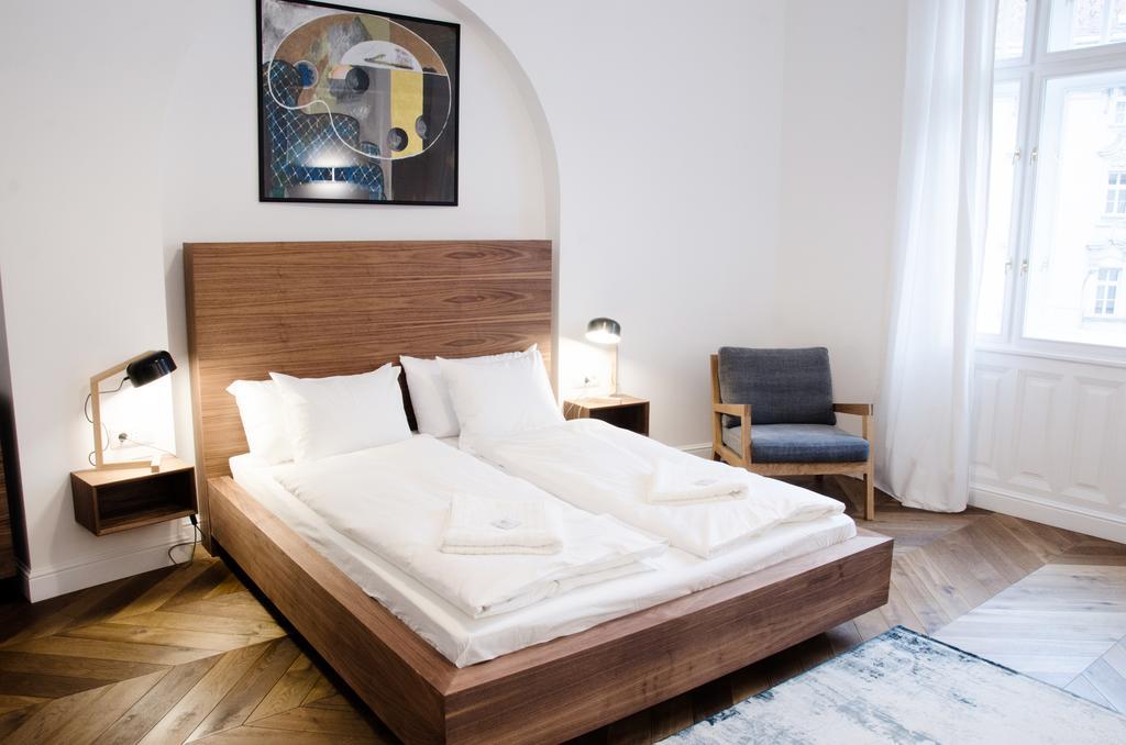 Luxury Apartment By Hi5 - Szervita Suite Budapest Esterno foto